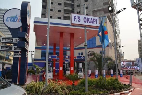 KINSHASA : LES STATIONS-SERVICE ENVAHISSENT LES QUARTIERS ET METTENT LA POPULATION EN DANGER, RÉVÈLE UNE ÉTUDE